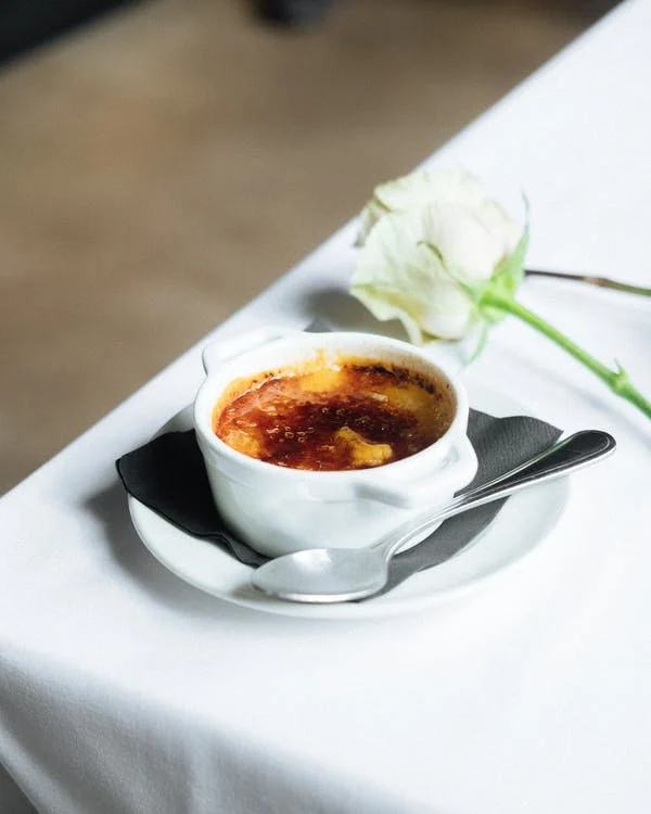Sweet Crème Brûlée in white bowl