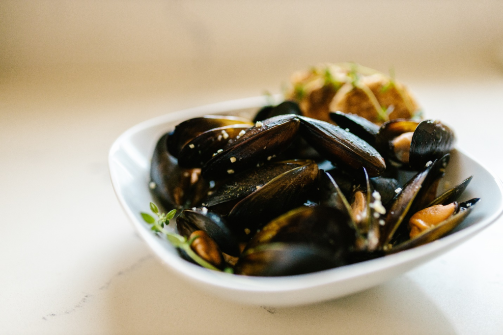 mussels in a bowl